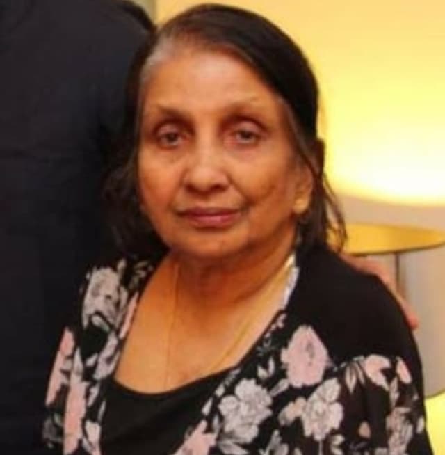 Mrs. Liyanagae, founder of the IIOGA